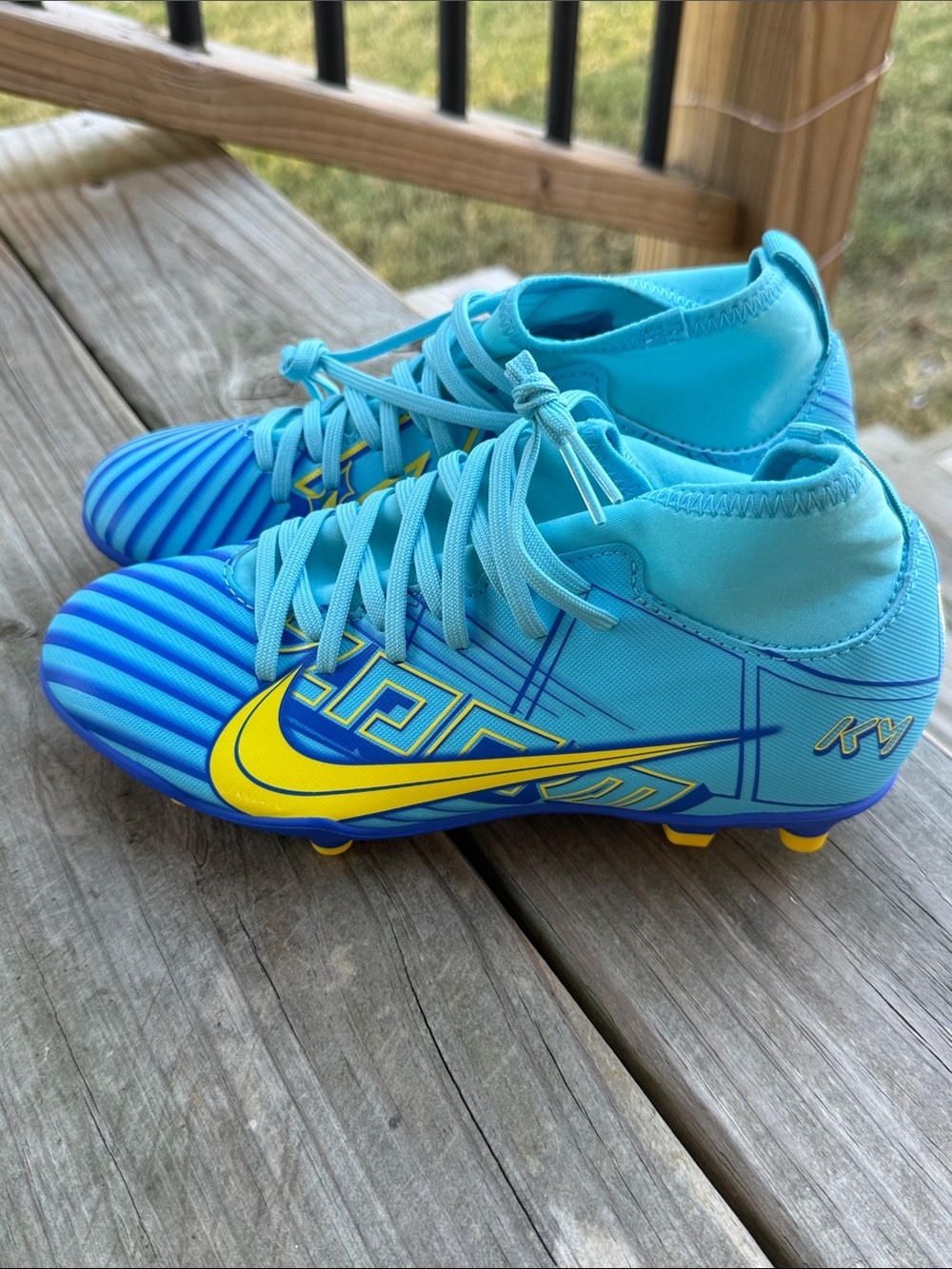 NWOT Nike Mercurial Superfly 9 Club KM Soccer Cleats Youth 4.5Y DO9789-400